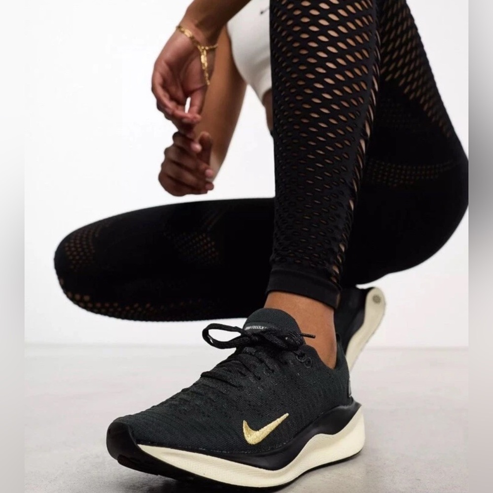 Nike Women’s React Infinity 4 in Smoke Gray Running Sneakers, 7.5